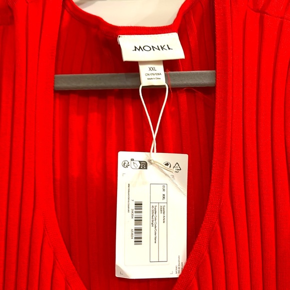 Red Rib Knit Body-Con Midi Dress - Picture 4 of 6